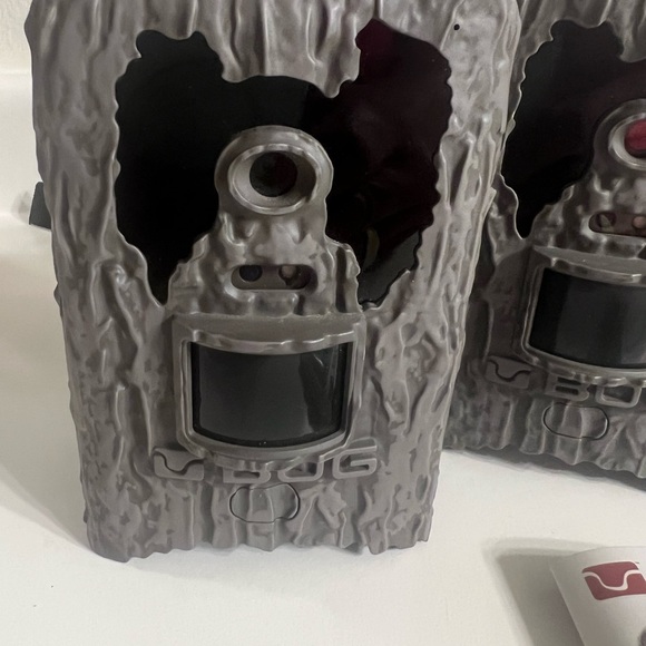 A pair of Bog Clandestine trail, or game cameras. Slightly used. - Picture 2 of 4